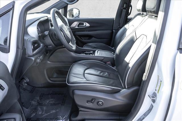 used 2025 Chrysler Pacifica car, priced at $35,451