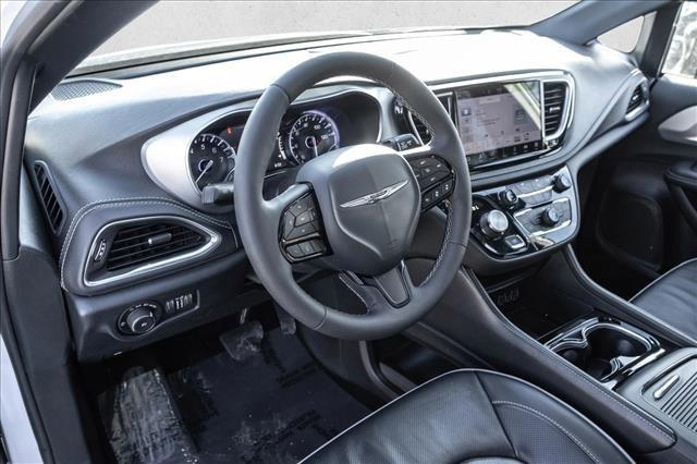 used 2025 Chrysler Pacifica car, priced at $35,451