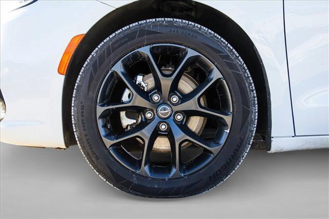 used 2025 Chrysler Pacifica car, priced at $35,451