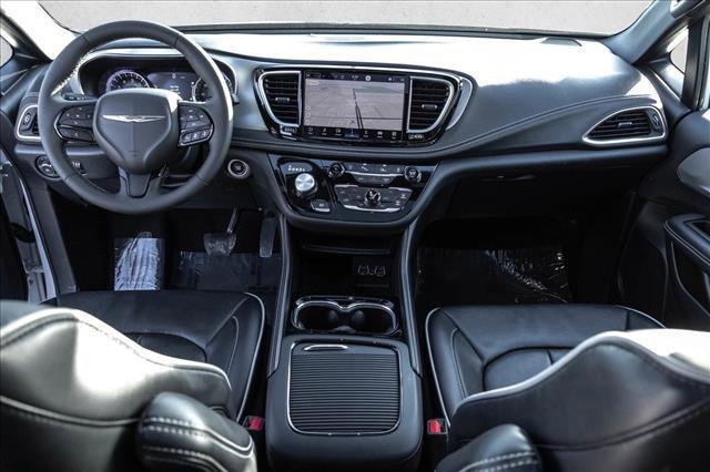 used 2025 Chrysler Pacifica car, priced at $35,451