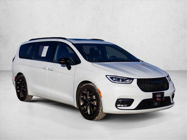 used 2025 Chrysler Pacifica car, priced at $35,451