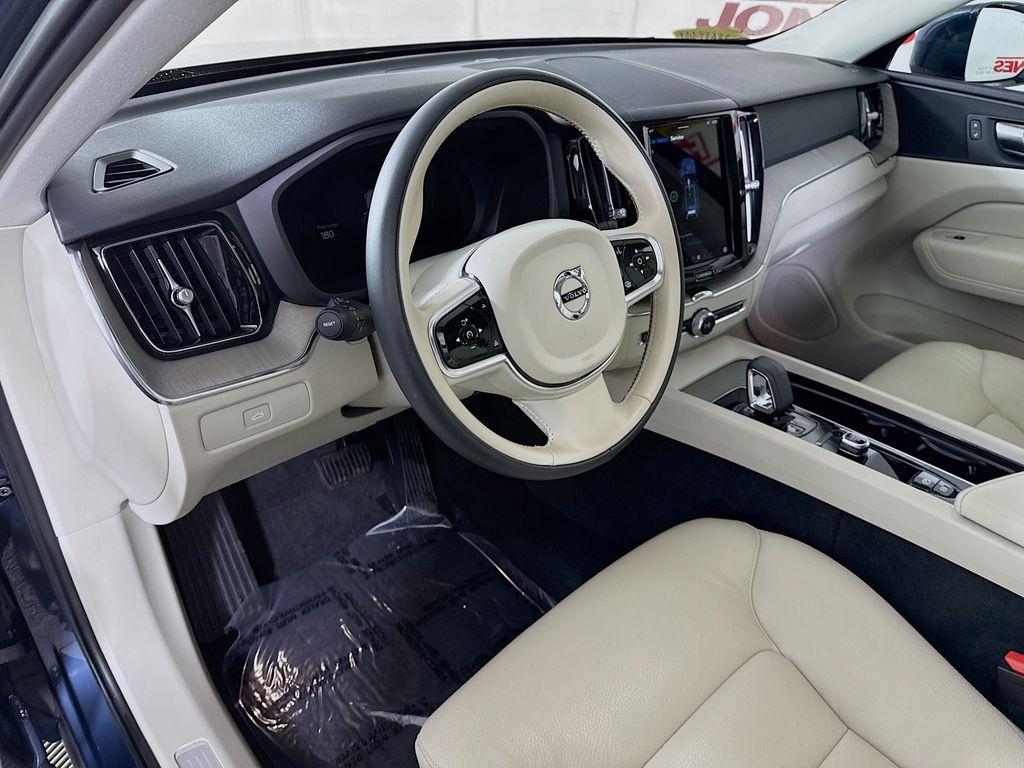 used 2023 Volvo XC60 car, priced at $32,996