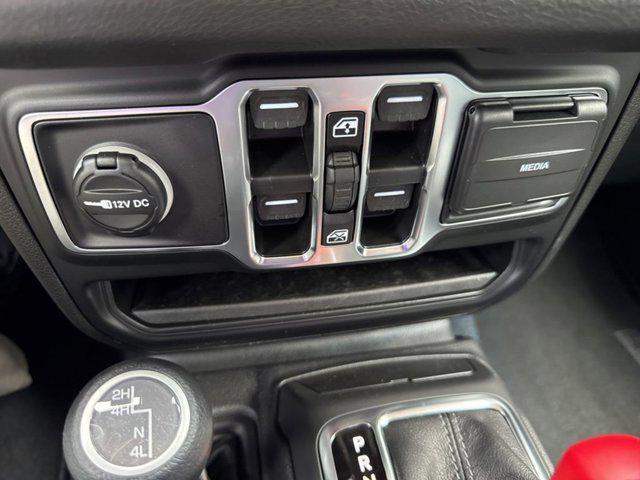 new 2025 Jeep Gladiator car, priced at $45,205
