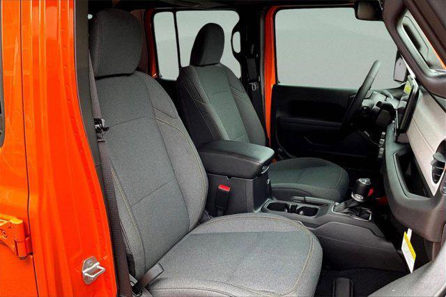 new 2025 Jeep Gladiator car, priced at $52,005
