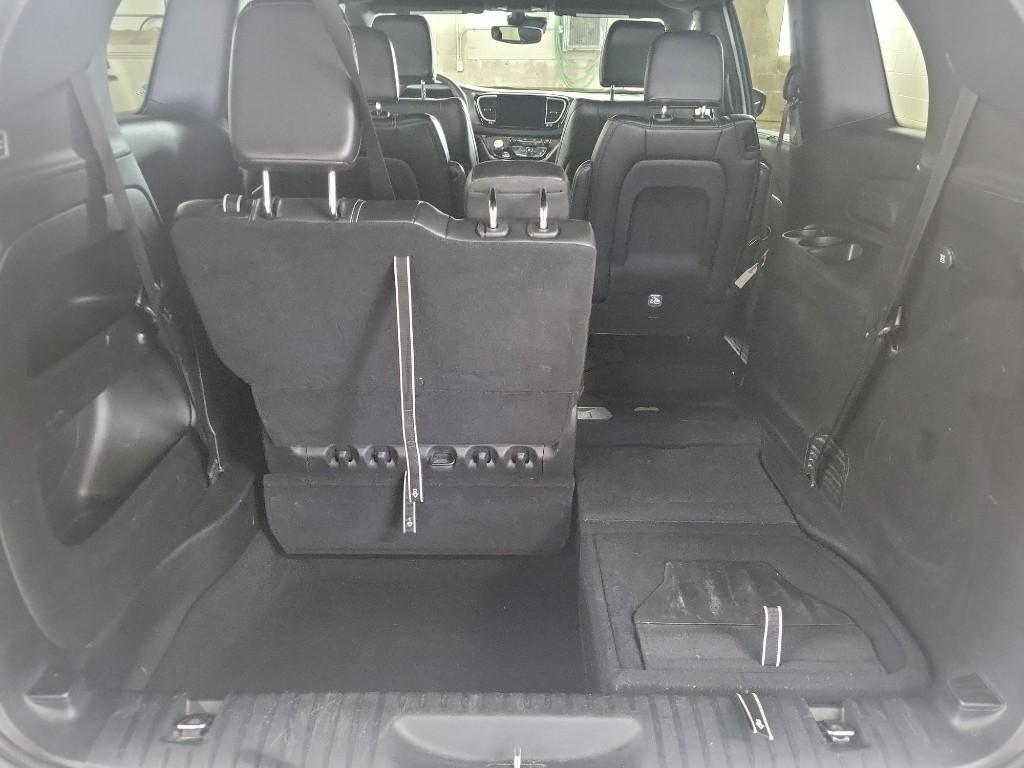 used 2025 Chrysler Pacifica car, priced at $31,432