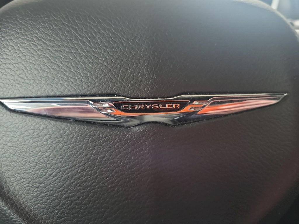 used 2025 Chrysler Pacifica car, priced at $31,432