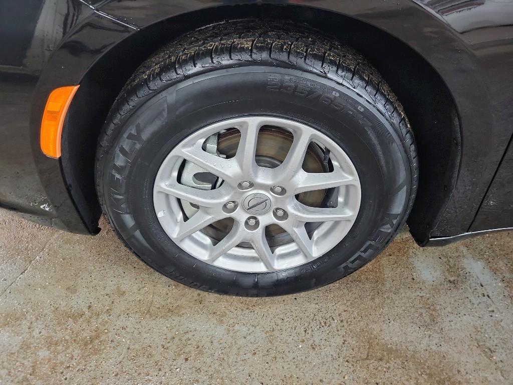 used 2025 Chrysler Pacifica car, priced at $32,564