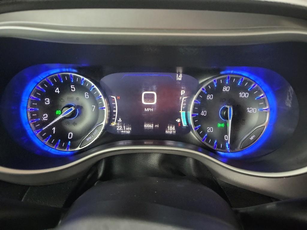 used 2025 Chrysler Pacifica car, priced at $32,564