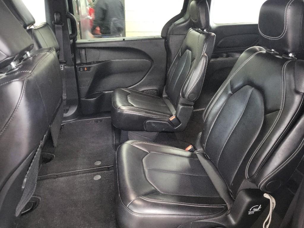 used 2025 Chrysler Pacifica car, priced at $32,564