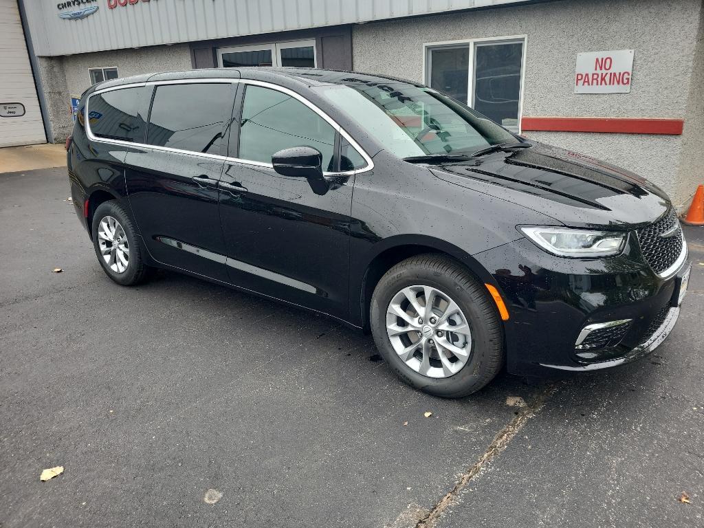new 2026 Chrysler Pacifica car, priced at $47,474