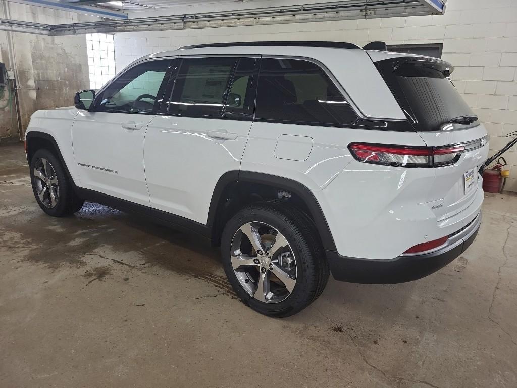 new 2026 Jeep Grand Cherokee car, priced at $47,615