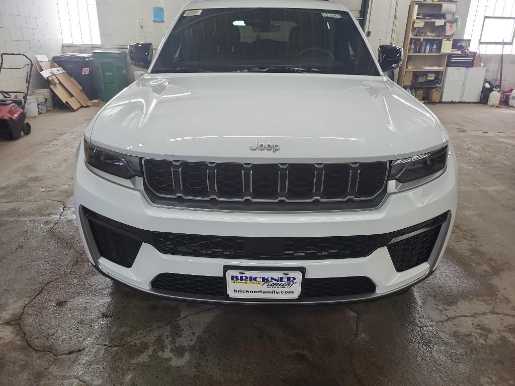 new 2026 Jeep Grand Cherokee car, priced at $47,615