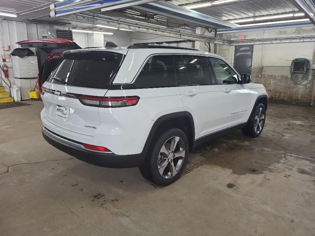 new 2026 Jeep Grand Cherokee car, priced at $47,615