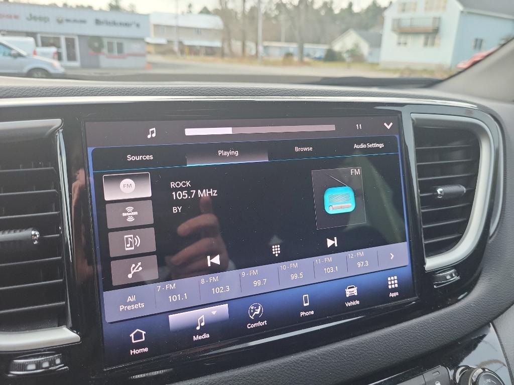 used 2025 Chrysler Pacifica car, priced at $32,980