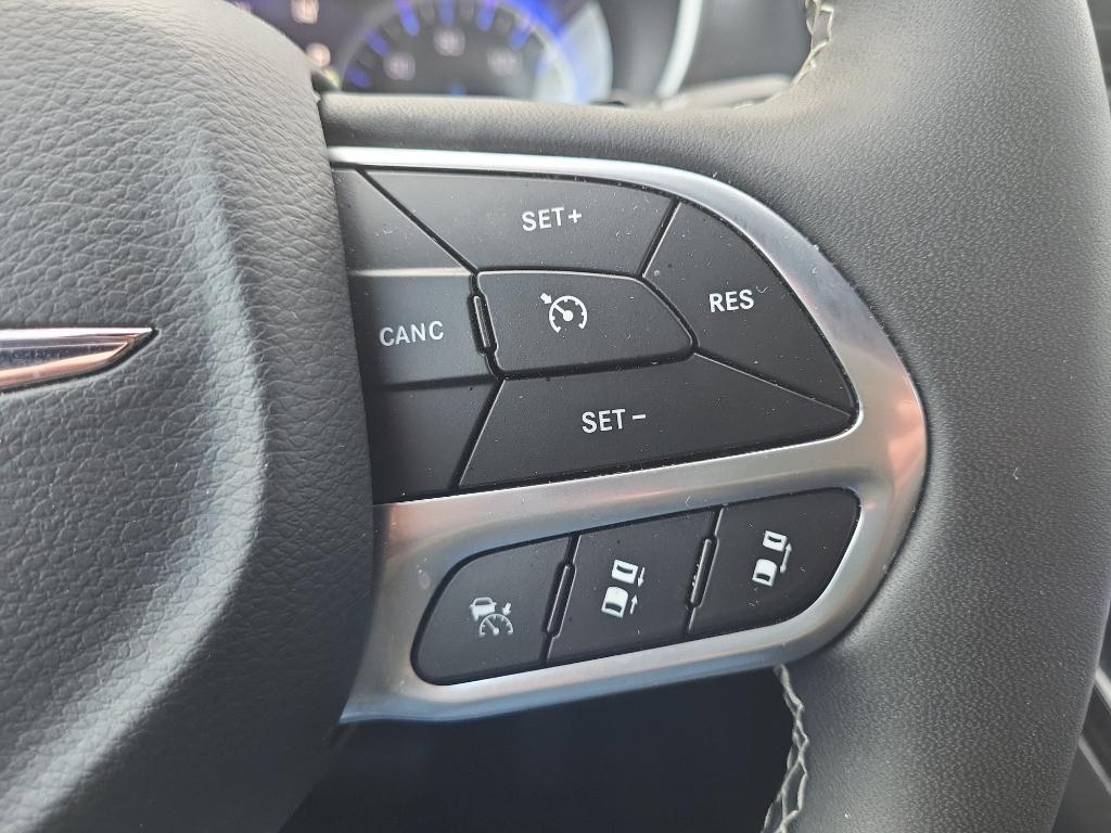 used 2025 Chrysler Pacifica car, priced at $32,980