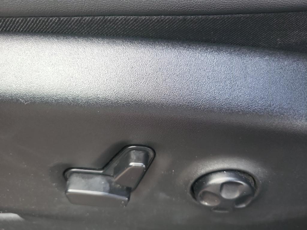 used 2025 Chrysler Pacifica car, priced at $32,980