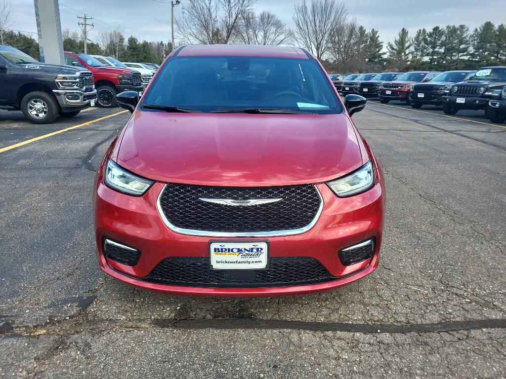 used 2025 Chrysler Pacifica car, priced at $32,980