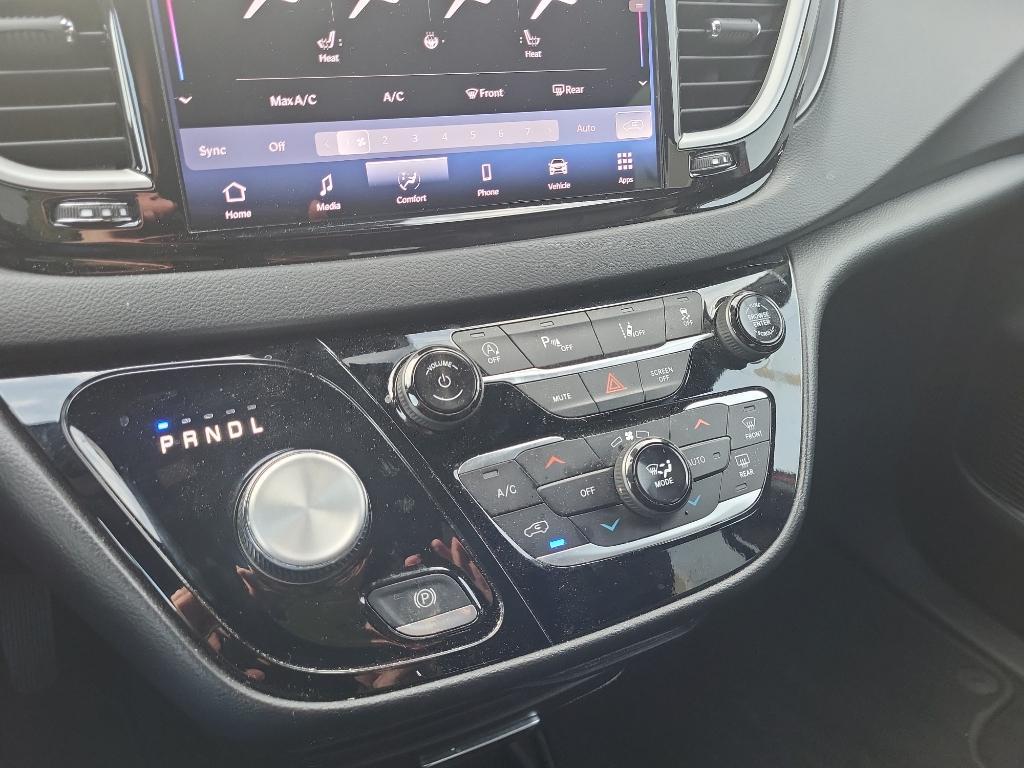 used 2025 Chrysler Pacifica car, priced at $32,980