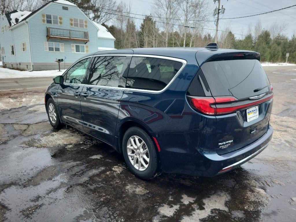 used 2025 Chrysler Pacifica car, priced at $31,432