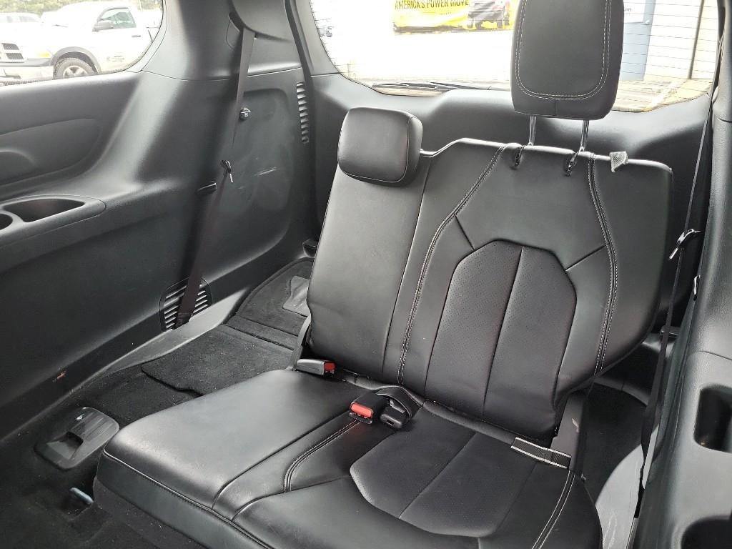 used 2025 Chrysler Pacifica car, priced at $31,432