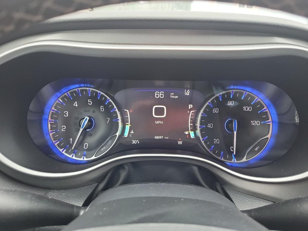 used 2025 Chrysler Pacifica car, priced at $31,432