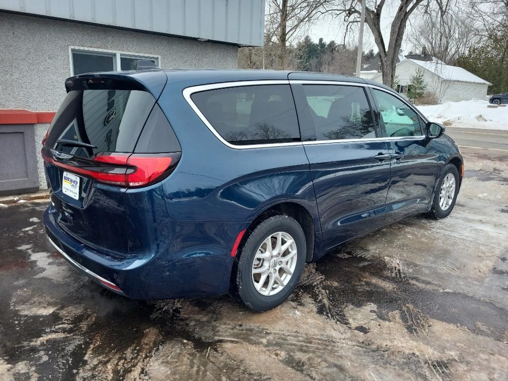 used 2025 Chrysler Pacifica car, priced at $31,432