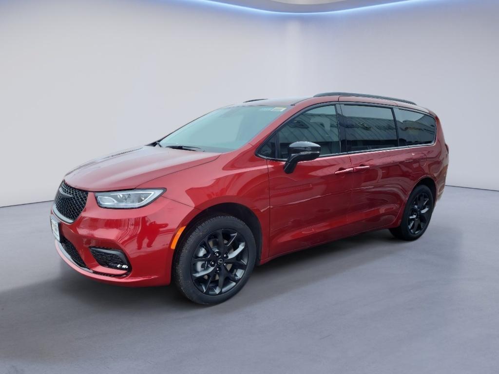 new 2026 Chrysler Pacifica car, priced at $53,886