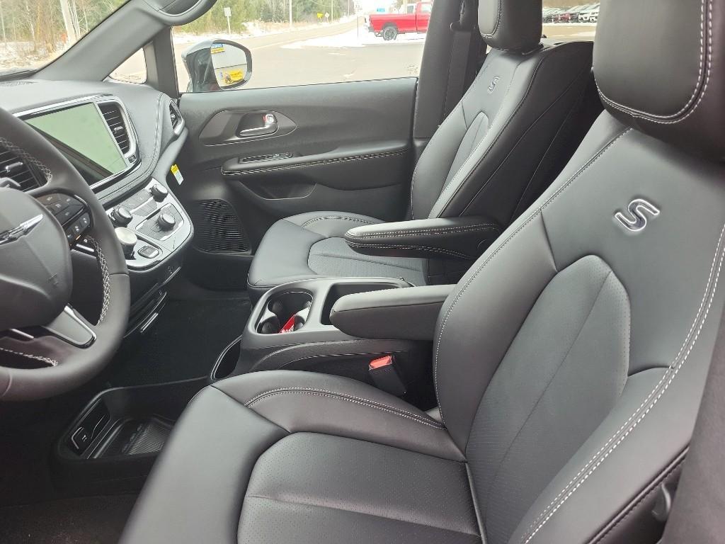 new 2026 Chrysler Pacifica car