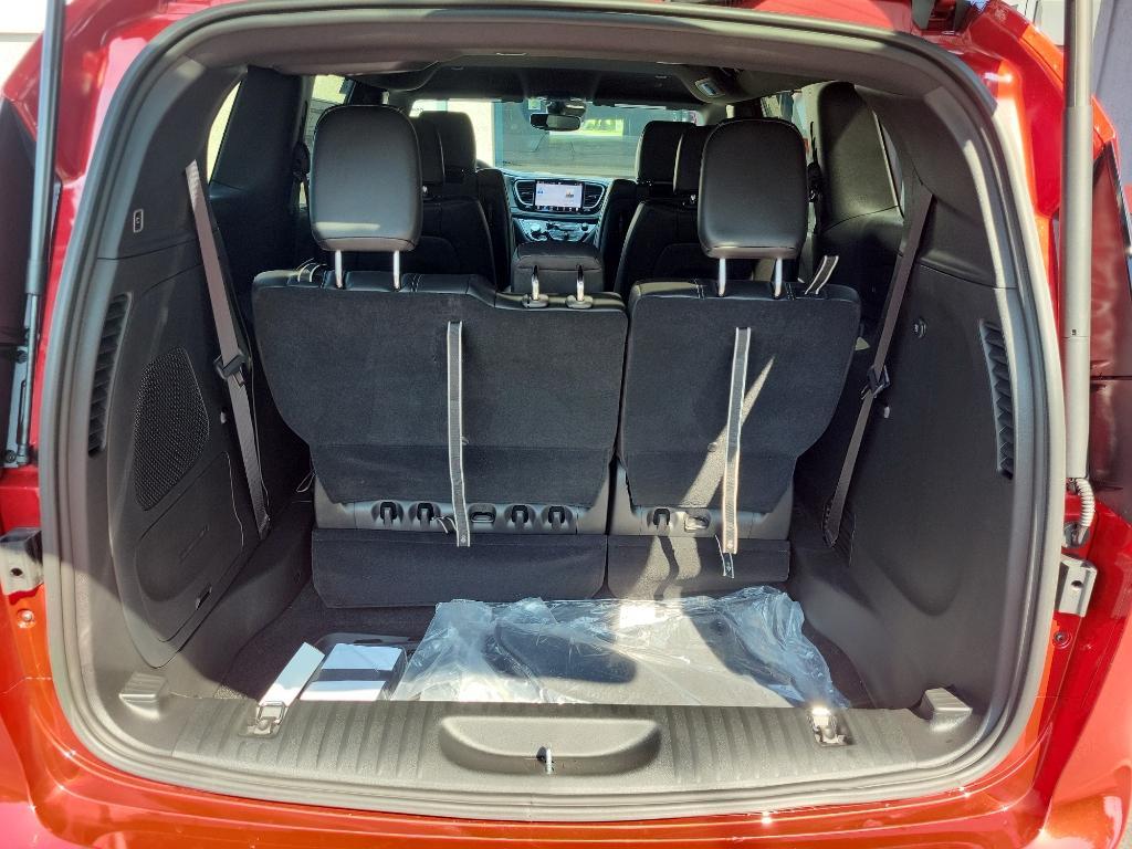 new 2025 Chrysler Pacifica car, priced at $45,947