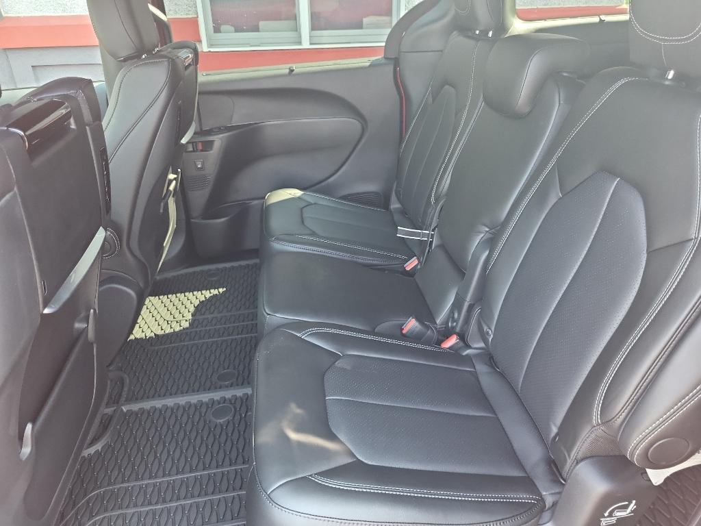 new 2025 Chrysler Pacifica car, priced at $45,947