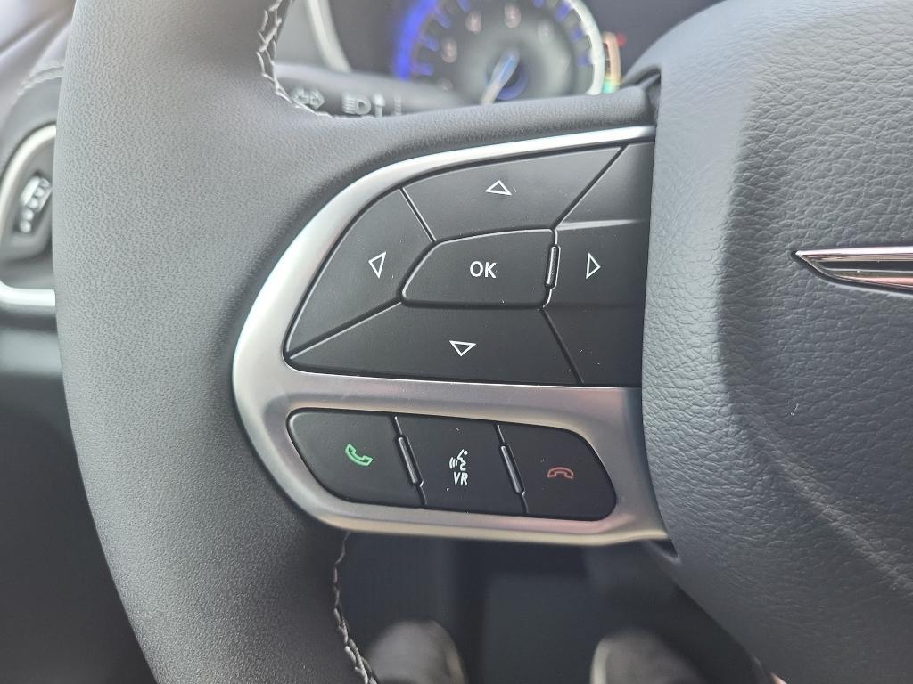 new 2025 Chrysler Pacifica car, priced at $45,947