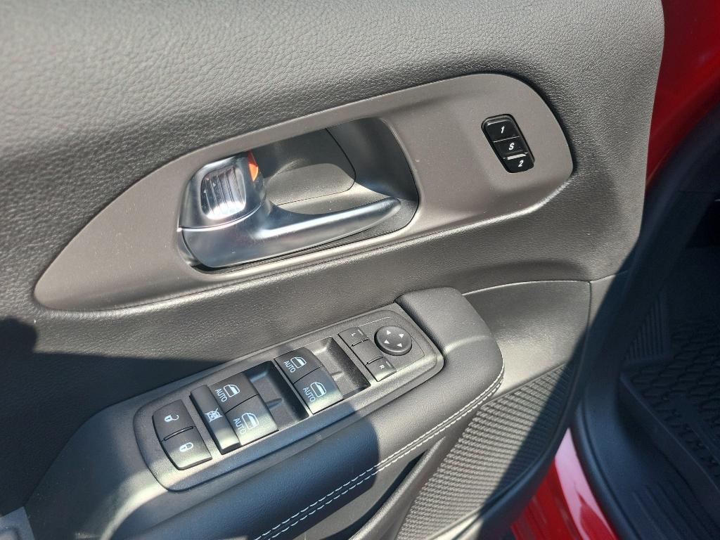 new 2025 Chrysler Pacifica car, priced at $45,947