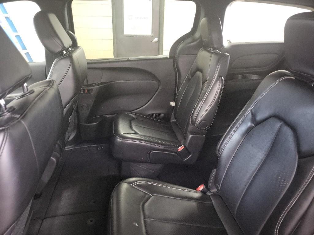 used 2025 Chrysler Pacifica car, priced at $31,432