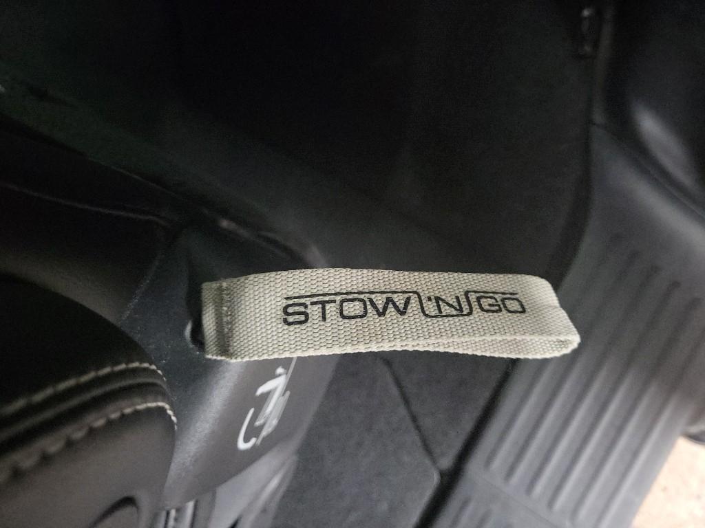 used 2025 Chrysler Pacifica car, priced at $31,432