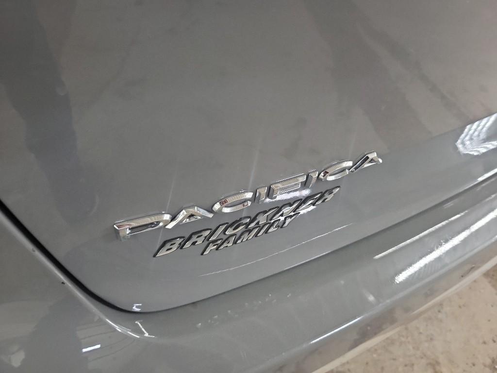 used 2025 Chrysler Pacifica car, priced at $31,432