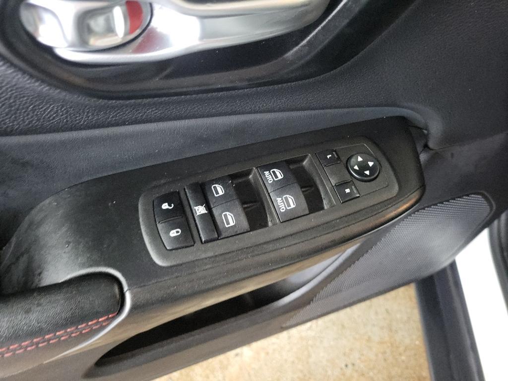 used 2022 Jeep Cherokee car, priced at $25,890