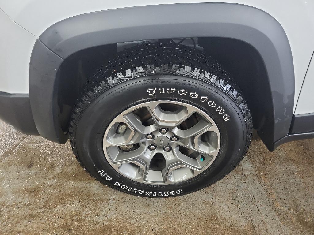 used 2022 Jeep Cherokee car, priced at $25,890