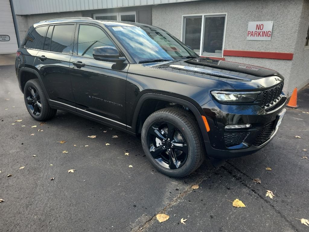 new 2025 Jeep Grand Cherokee car, priced at $55,486