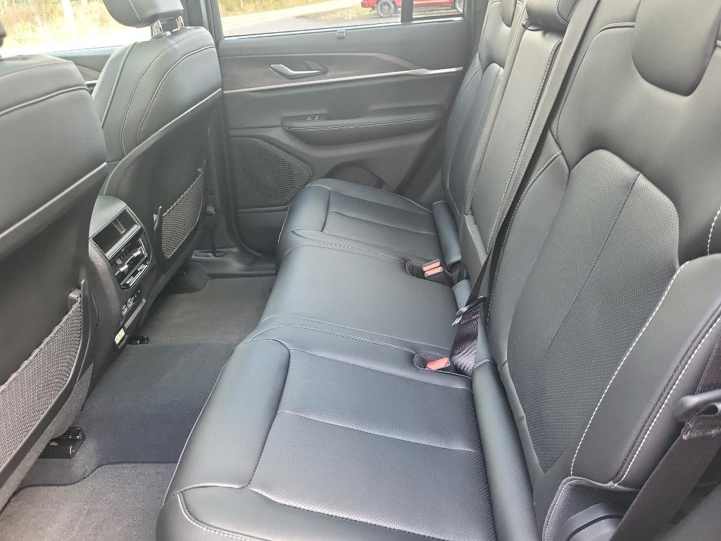 new 2025 Jeep Grand Cherokee car, priced at $55,486