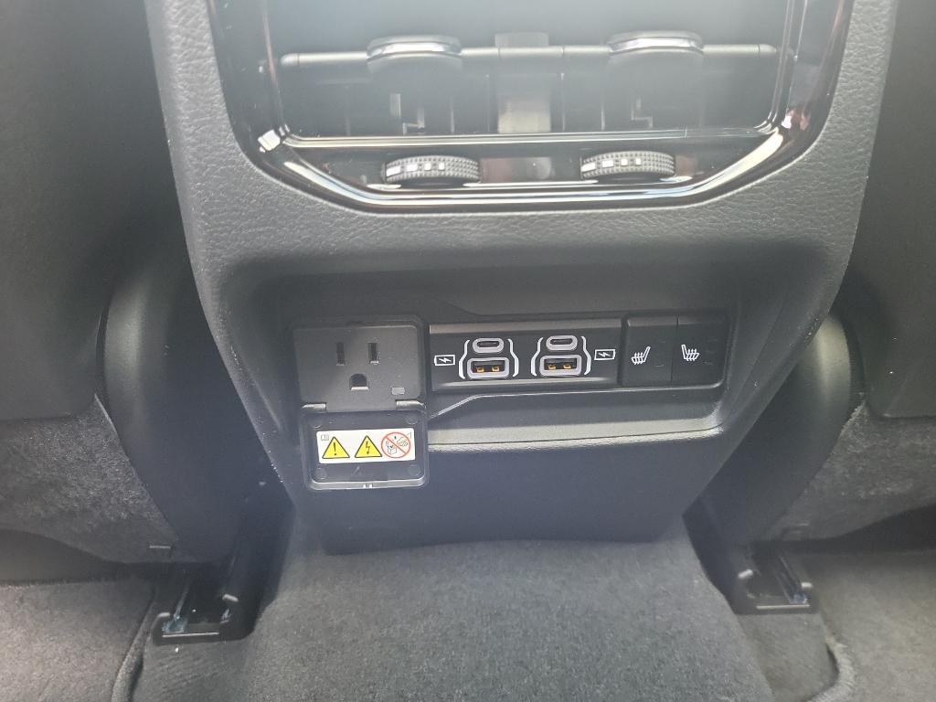 new 2025 Jeep Grand Cherokee car, priced at $55,486