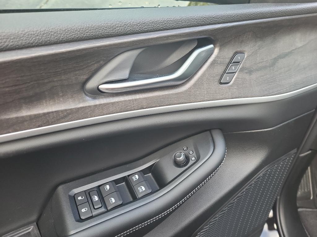 new 2025 Jeep Grand Cherokee car, priced at $55,486