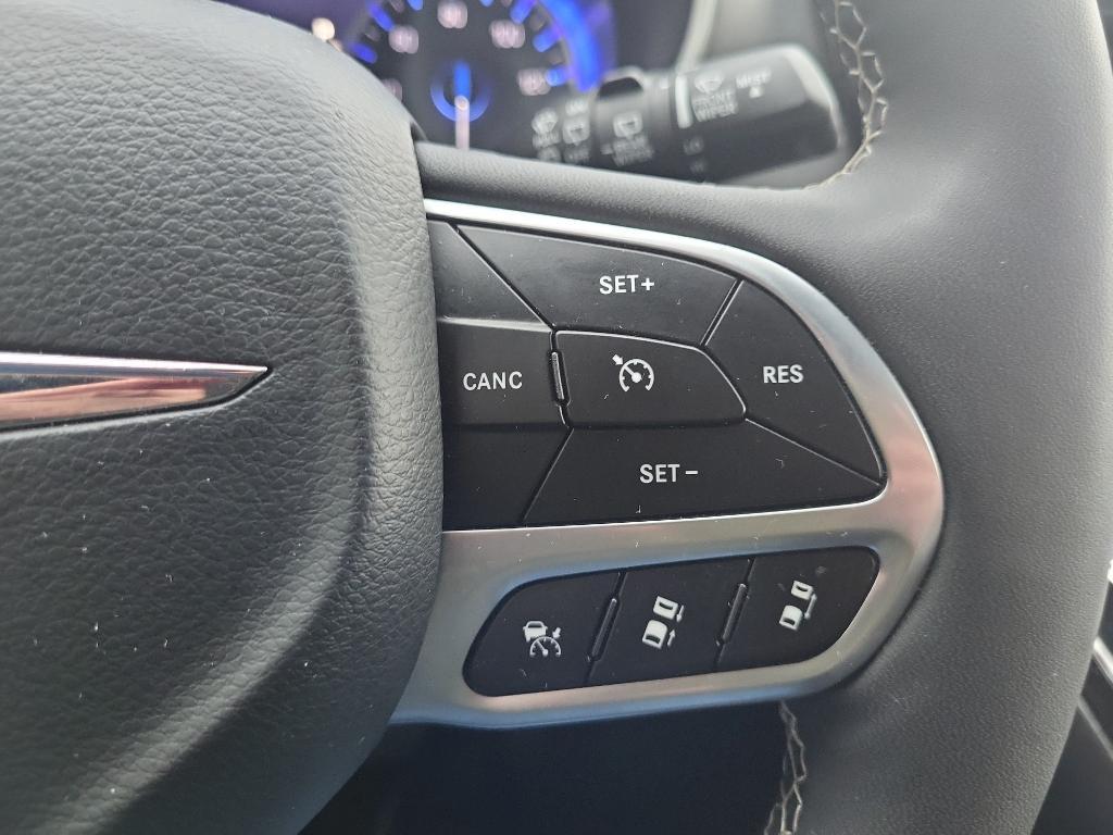 used 2025 Chrysler Pacifica car, priced at $32,542