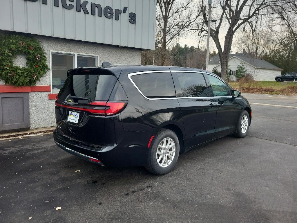 used 2025 Chrysler Pacifica car, priced at $32,542