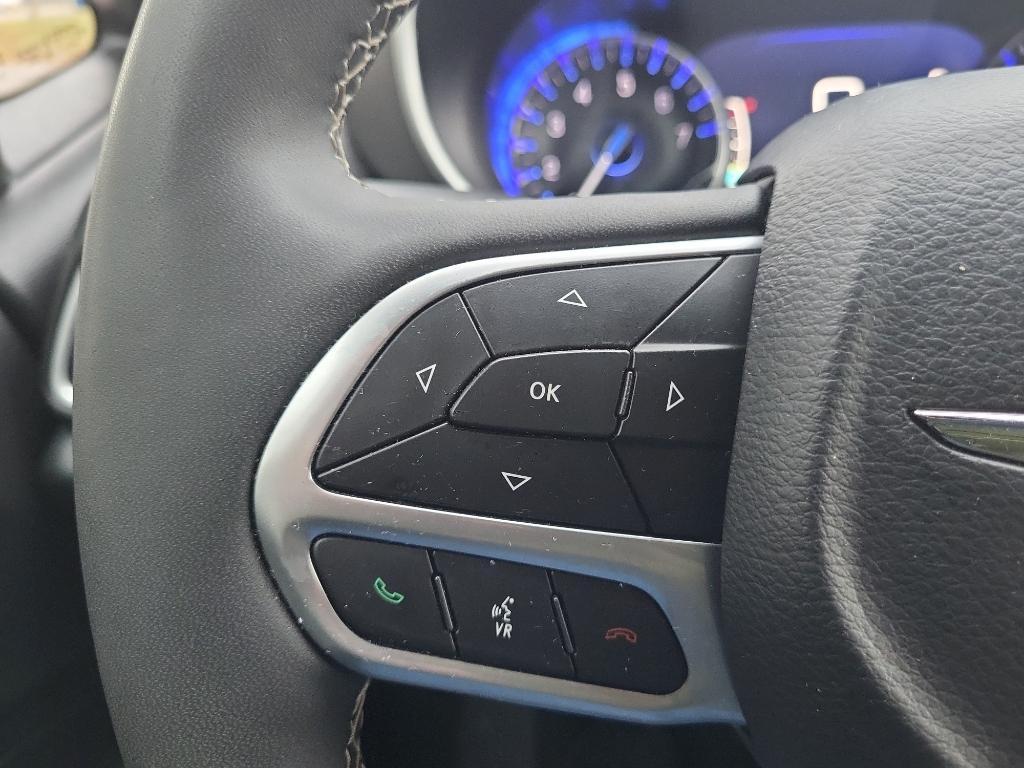 used 2025 Chrysler Pacifica car, priced at $32,542