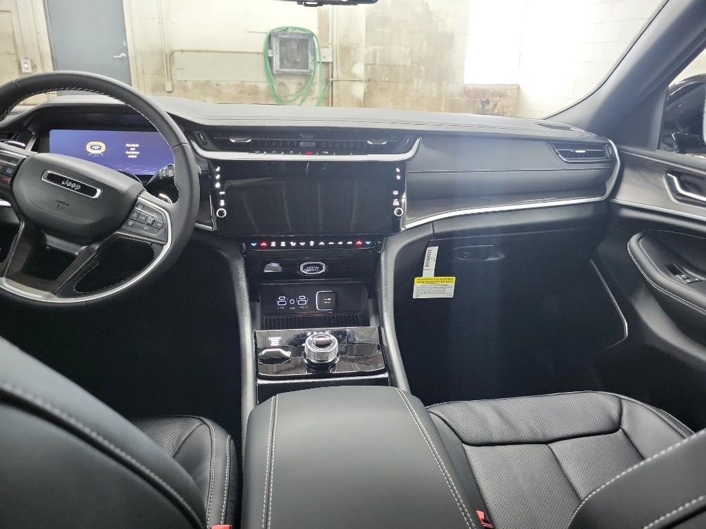 new 2026 Jeep Grand Cherokee car, priced at $52,758