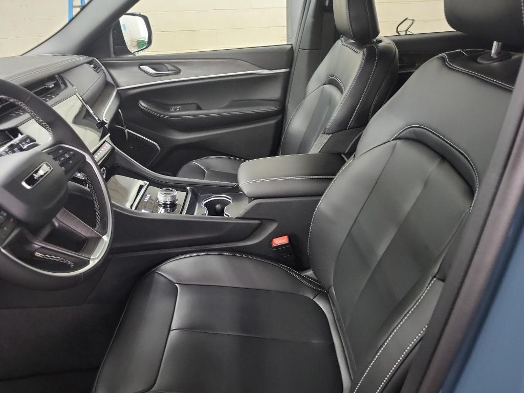 new 2026 Jeep Grand Cherokee car, priced at $48,596