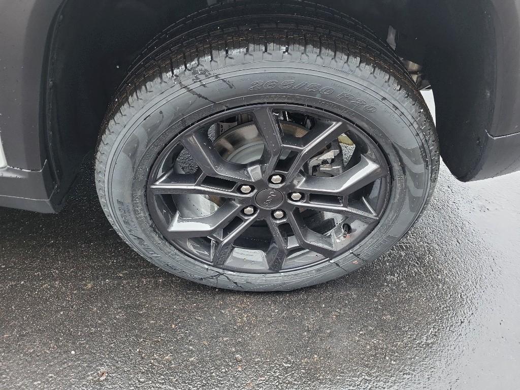 new 2025 Jeep Grand Cherokee car, priced at $53,406