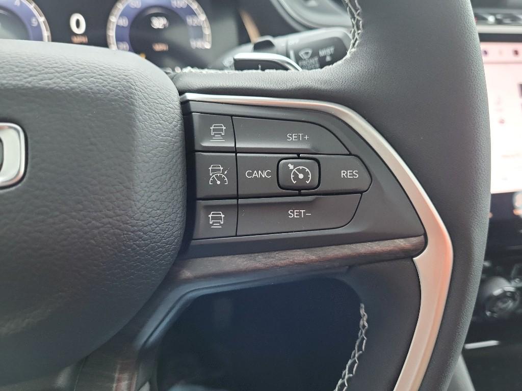 new 2025 Jeep Grand Cherokee car, priced at $53,406