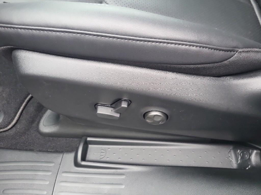 new 2026 Chrysler Pacifica car, priced at $47,811