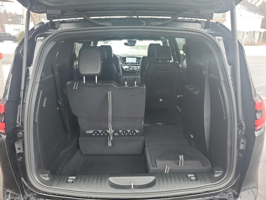new 2026 Chrysler Pacifica car, priced at $47,811